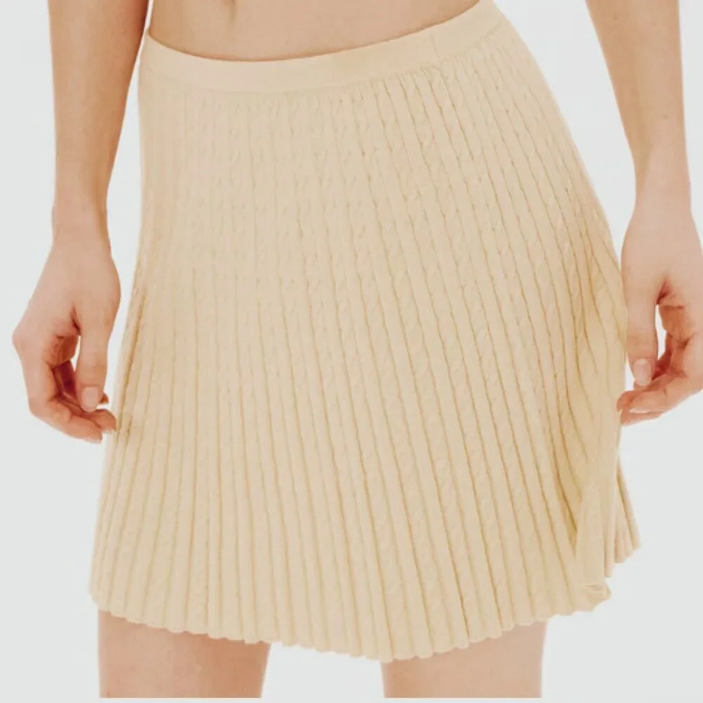NWT- Light Yellow Cable Knit Gently Flared Skirt, Medium